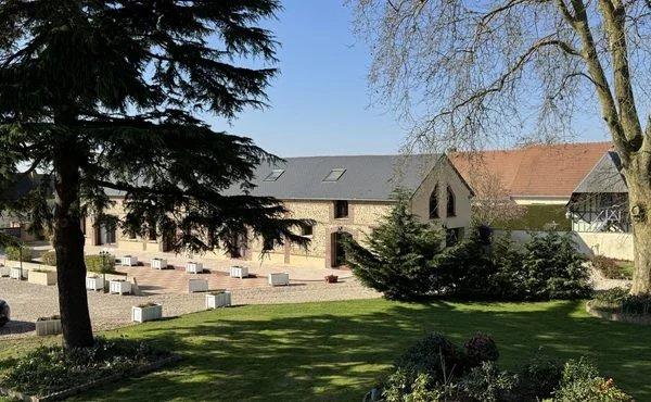 Maison - 700 m² - 15 pièces