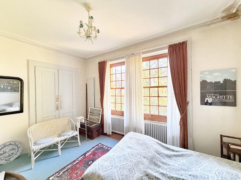 Maison - 236 m² - 8 pièces