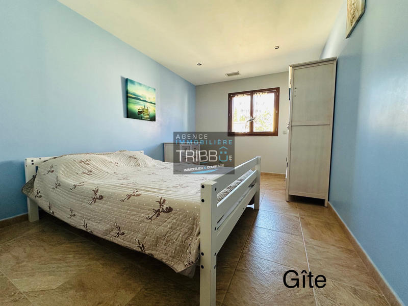 Maison - 228 m² - 10 pièces