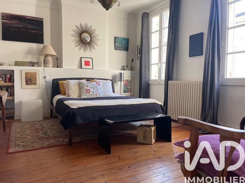 Maison - 270 m² - 9 pièces