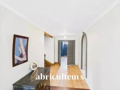 Maison - 258 m² - 12 pièces