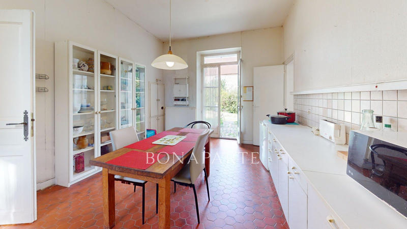 Maison - 246 m² - 8 pièces