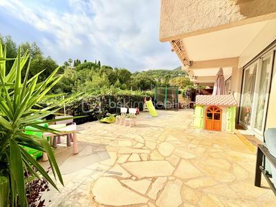 Appartement - 85 m² - 3 pièces