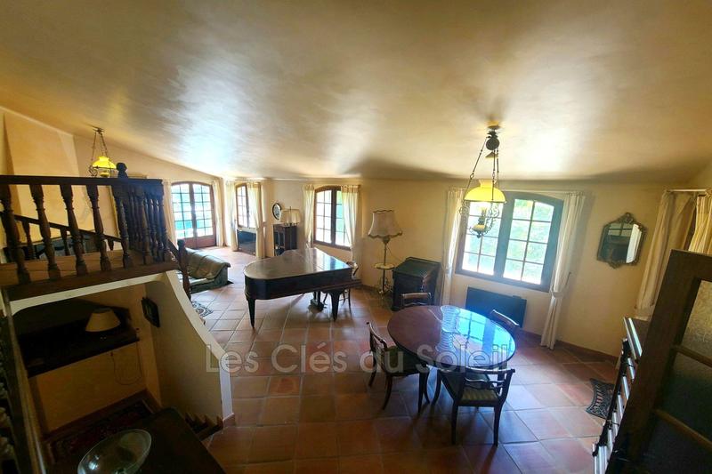 Maison - 233 m² - 8 pièces