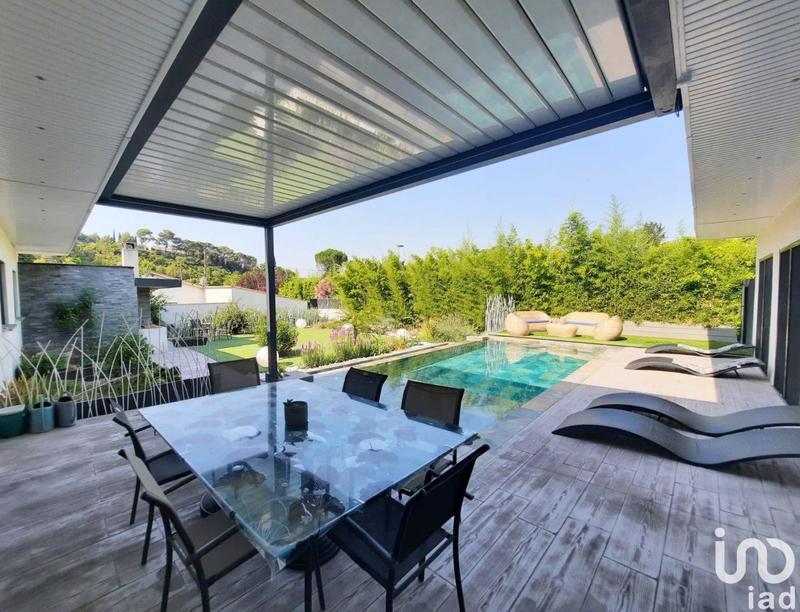 Maison - 180 m² - 5 pièces