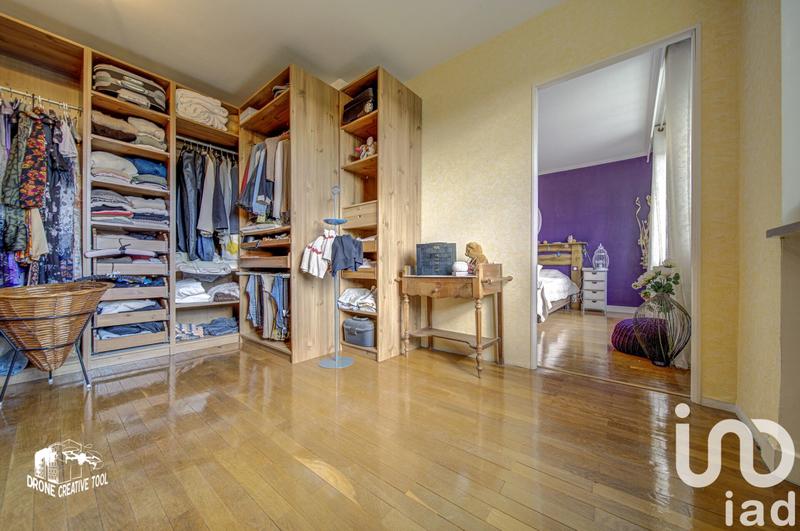 Maison - 218 m² - 8 pièces