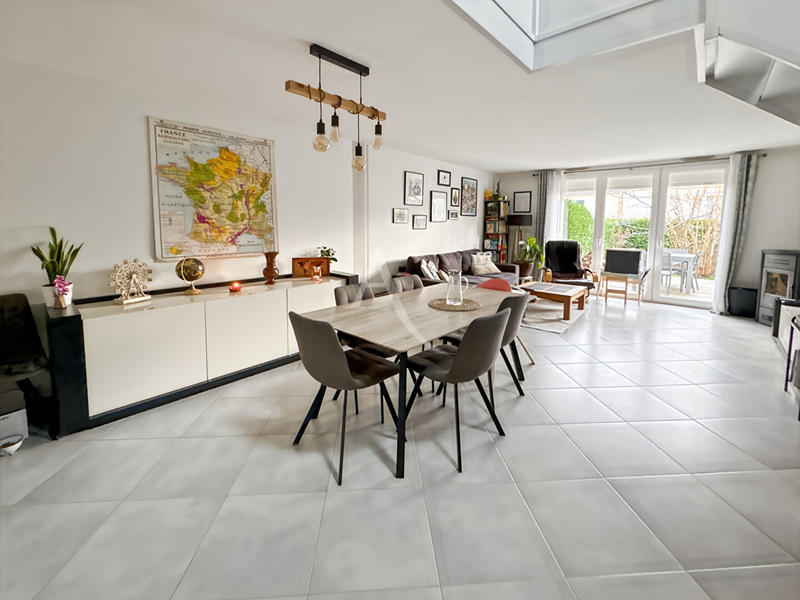 Maison - 93 m² - 5 pièces