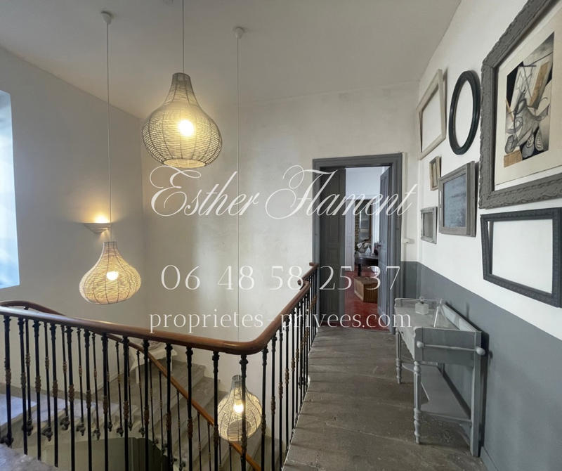 Maison - 213 m² - 6 pièces