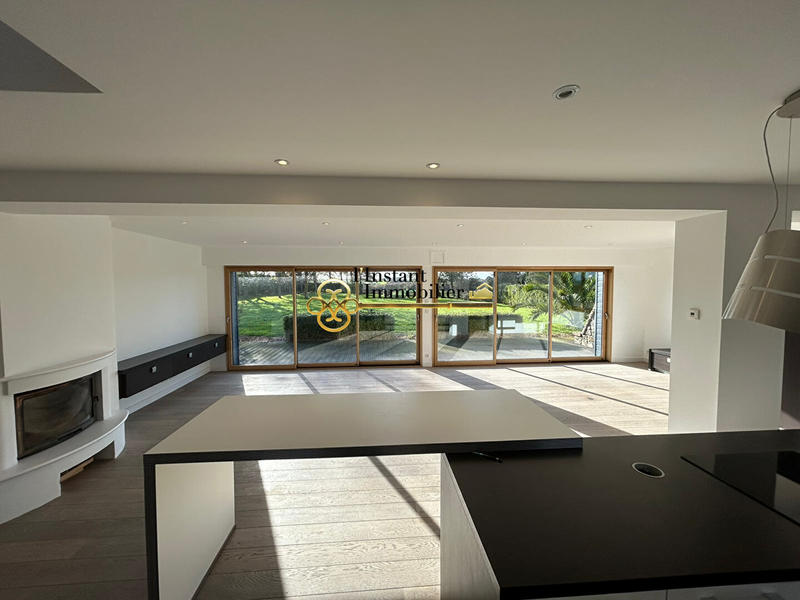 Maison - 137 m² - 6 pièces