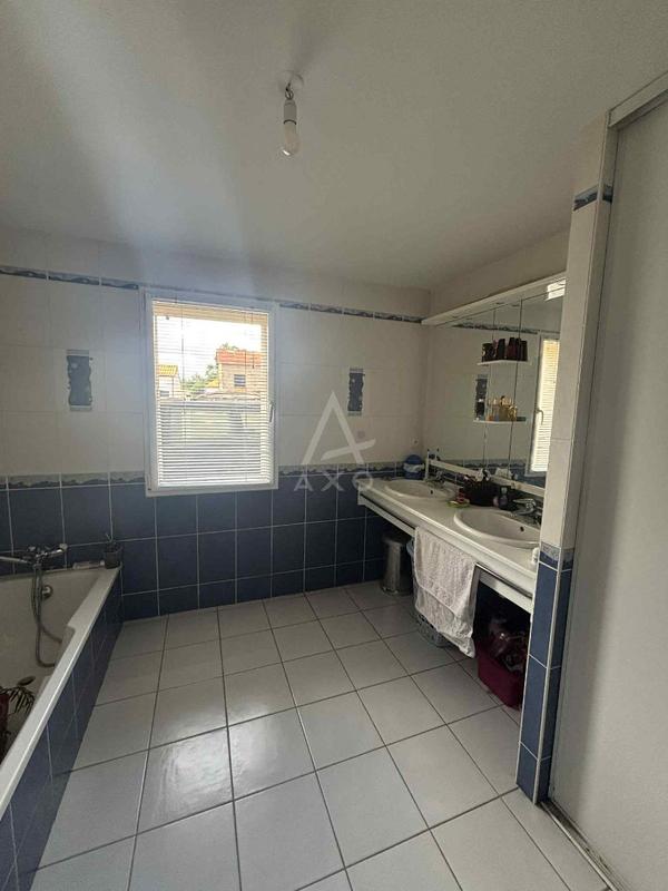 Maison - 187 m² - 7 pièces