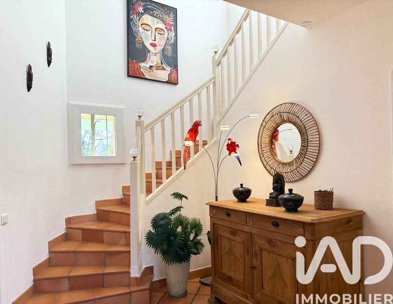 Maison - 237 m² - 6 pièces