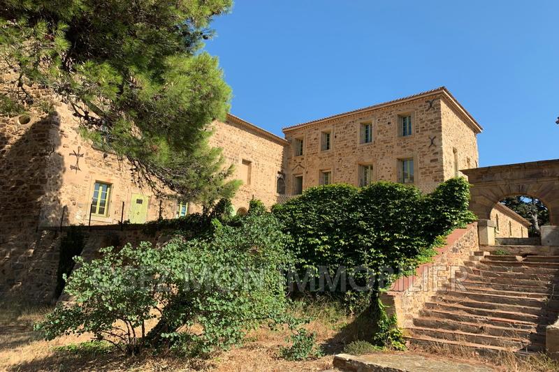 Maison - 3 500 m² - 20 pièces