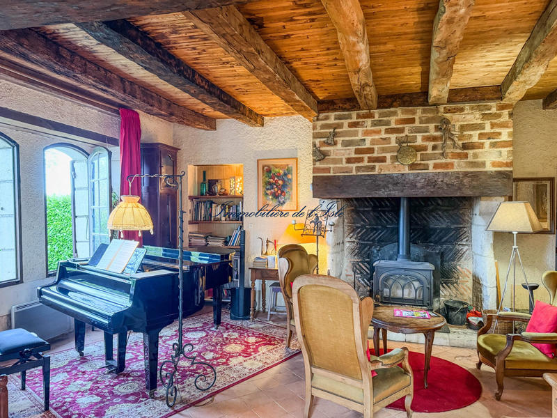 Maison - 300 m² - 11 pièces