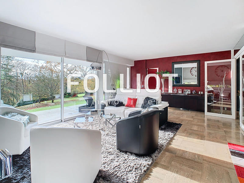 Maison - 275 m² - 6 pièces