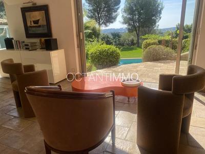 Maison - 330 m² - 8 pièces