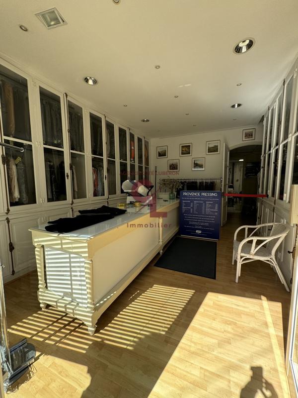 Maison - 270 m² - 6 pièces