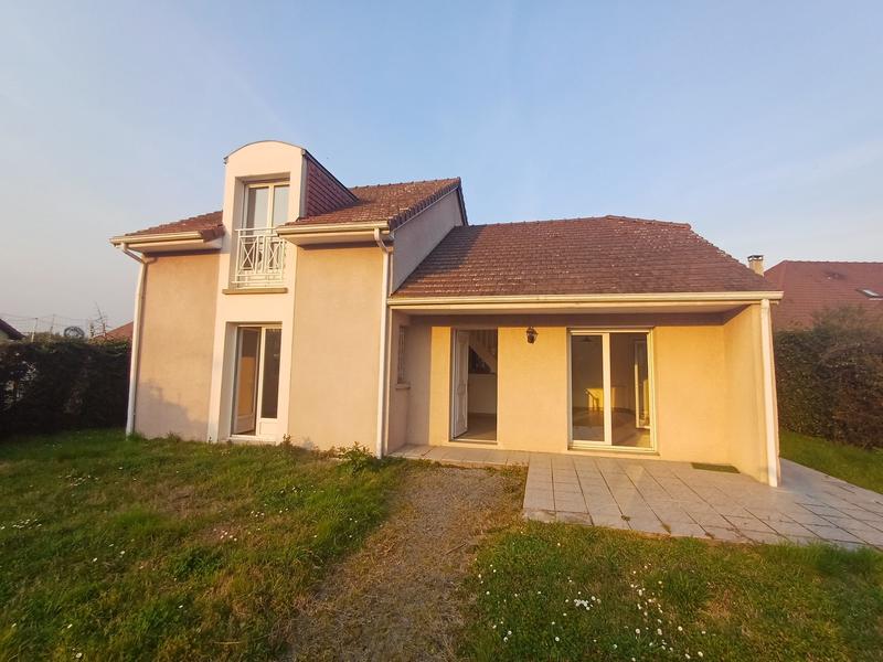 Maison - 94 m² - 5 pièces
