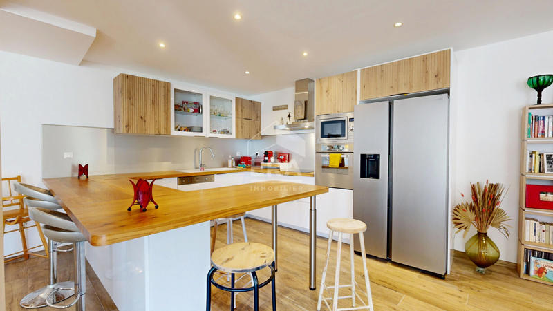 Appartement - 140 m² - 3 pièces