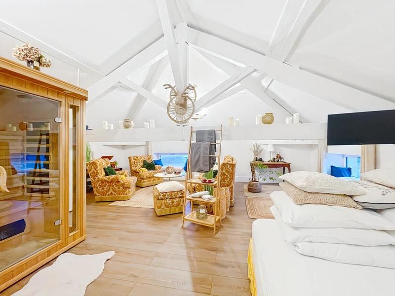 Maison - 330 m² - 9 pièces