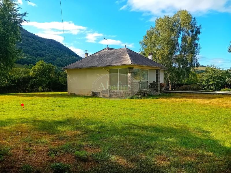 Maison - 90 m² - 5 pièces