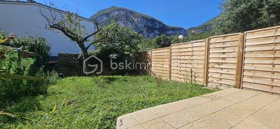 Maison jumelée - 84 m² - 4 pièces