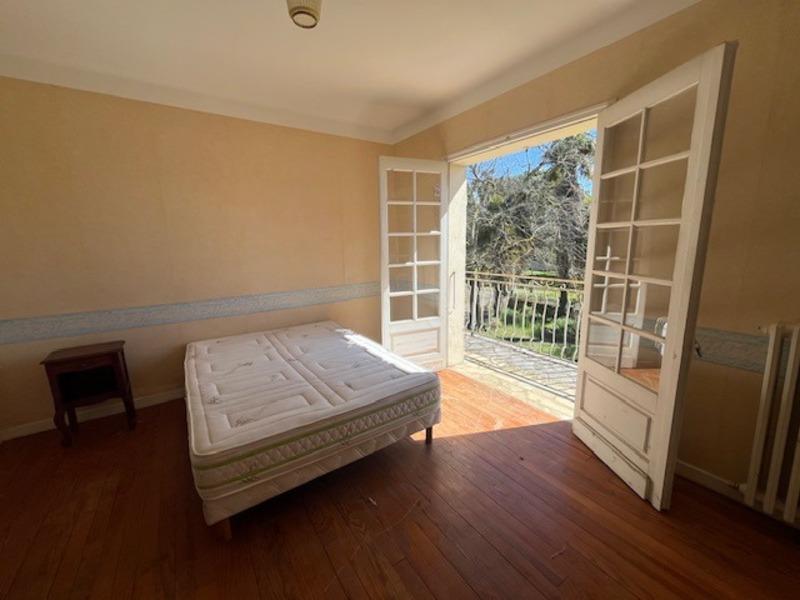 Maison - 216 m² - 8 pièces