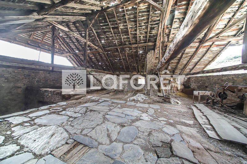 Maison - 550 m² - 12 pièces