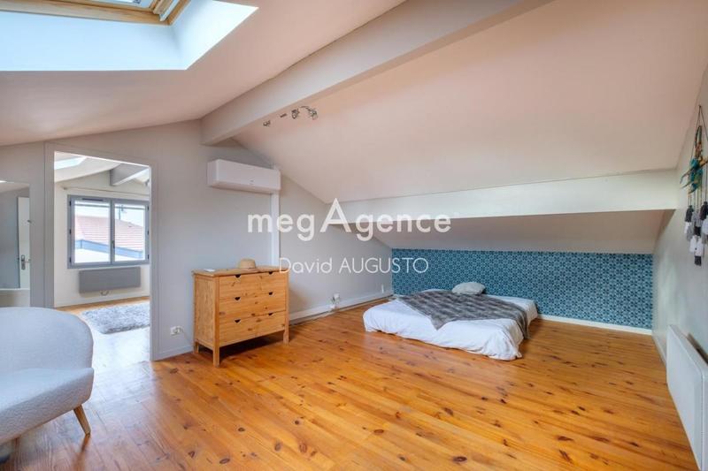 Maison traditionnelle - 142 m² - 6 pièces