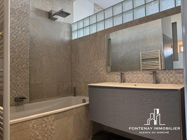 Maison - 183 m² - 7 pièces