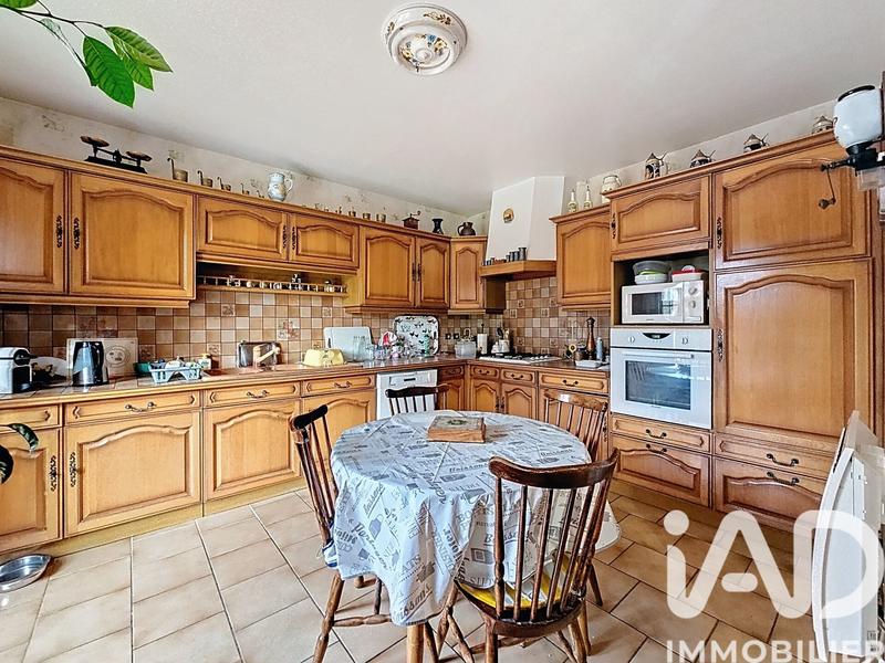 Maison - 202 m² - 5 pièces