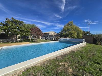 Corps de ferme - 200 m² - 7 pièces