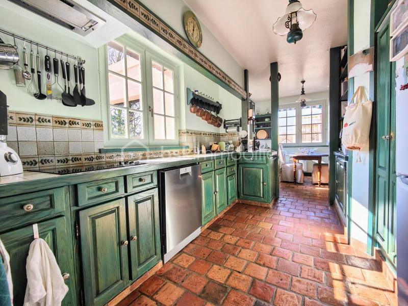 Maison - 390 m² - 15 pièces