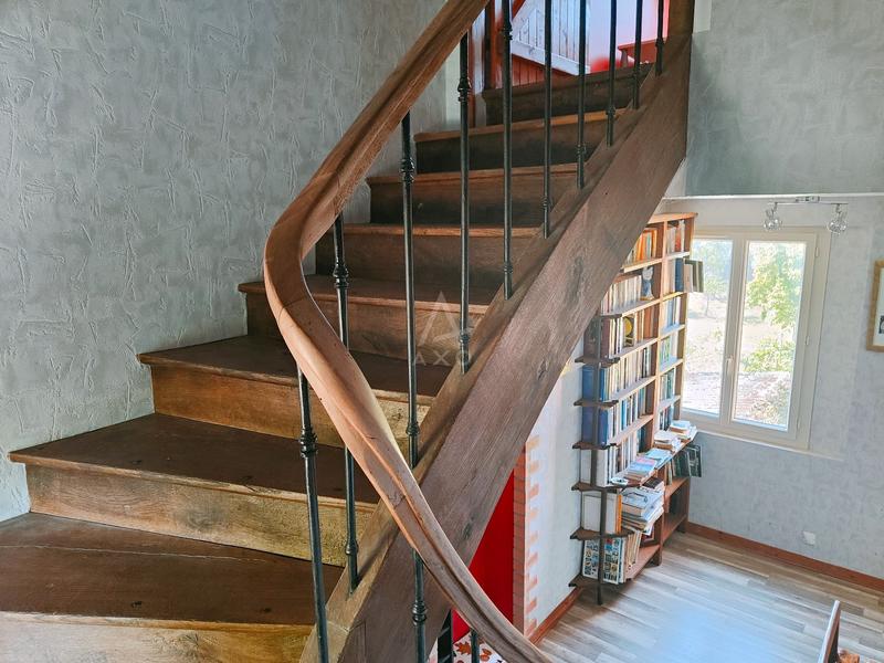 Maison - 250 m² - 7 pièces