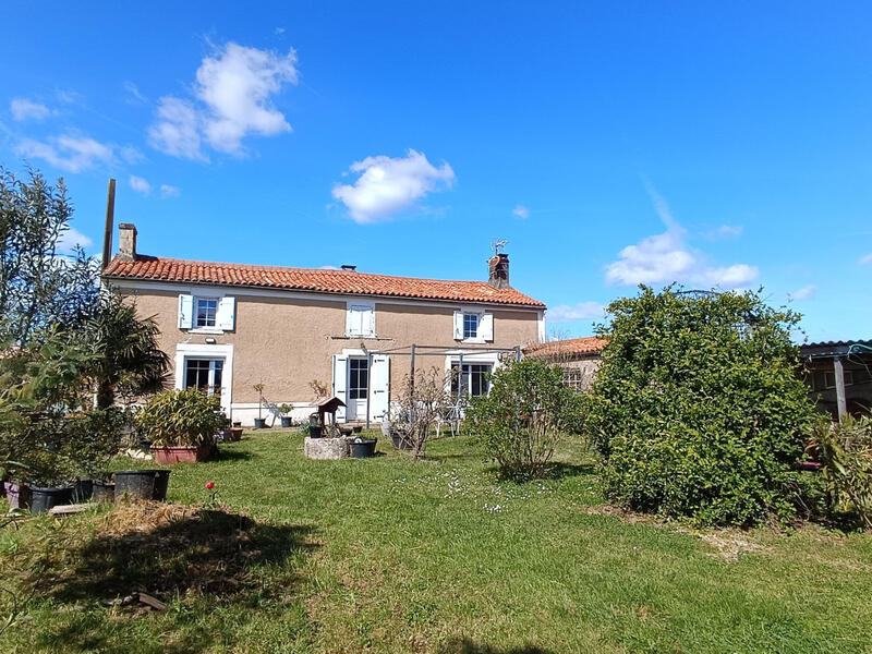 Maison - 140 m² - 5 pièces