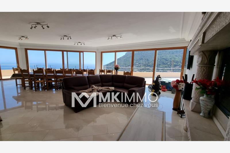 Maison - 804 m² - 8 pièces