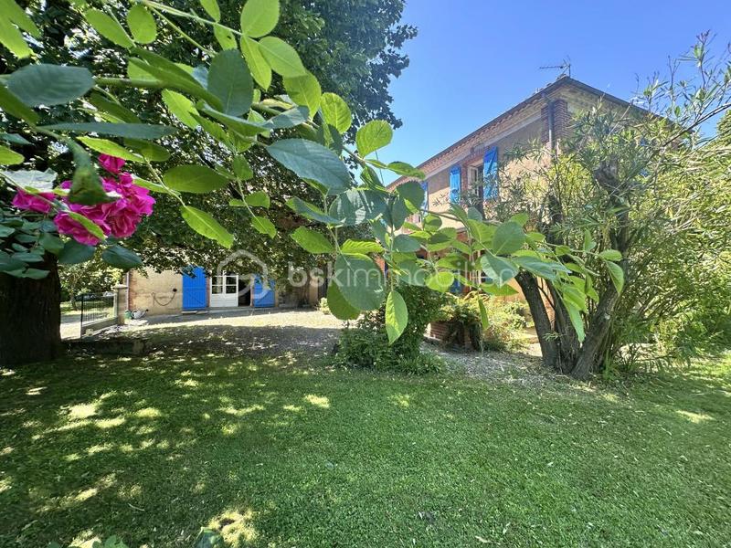 Propriété - 398 m² - 13 pièces