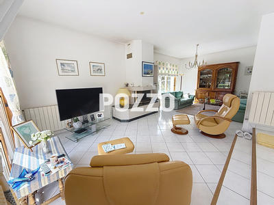 Maison - 159 m² - 7 pièces