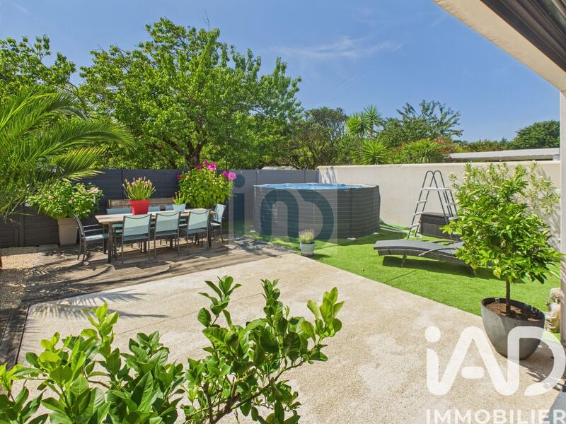 Maison - 223 m² - 9 pièces