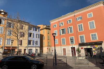 Appartement - 240 m² - 8 pièces