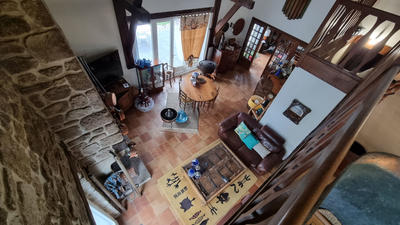 Maison - 337 m² - 10 pièces