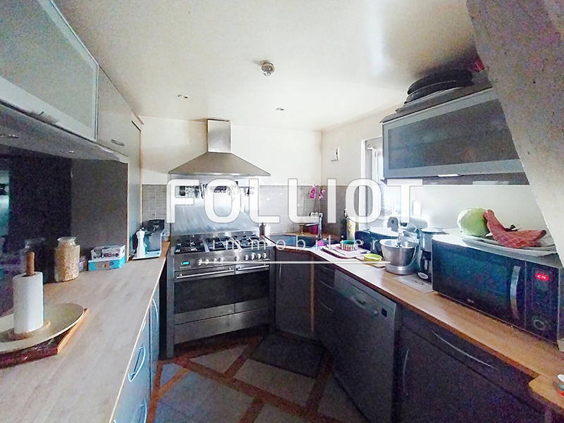 Maison - 200 m² - 14 pièces