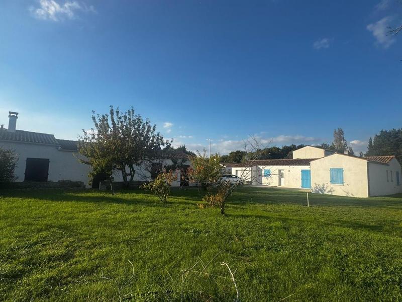 Maison traditionnelle - 207 m² - 8 pièces