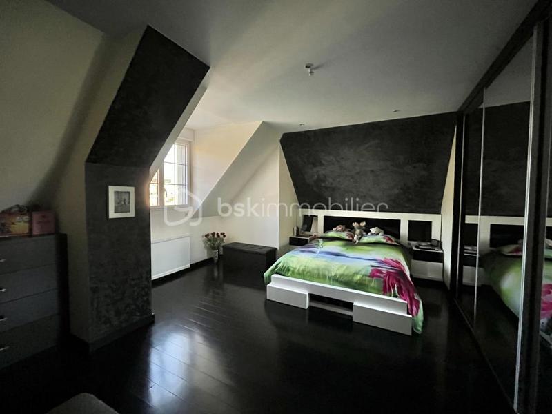 Demeure - 341 m² - 7 pièces