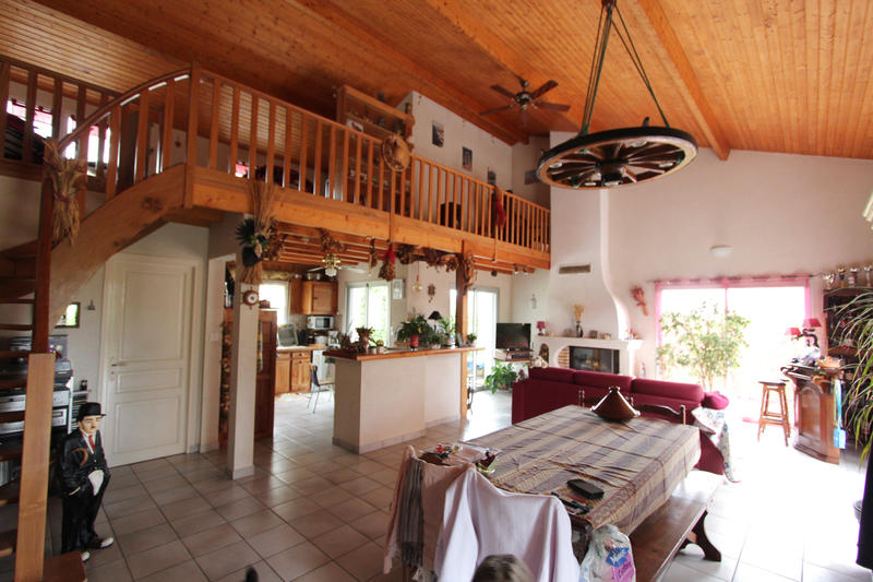 Maison - 140 m² - 5 pièces