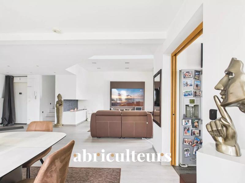 Appartement - 162 m² - 6 pièces