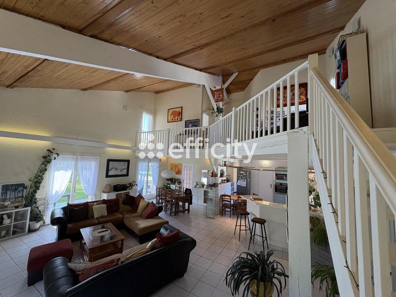 Maison - 170 m² - 5 pièces