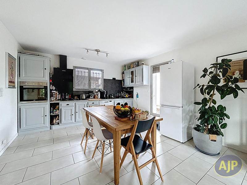 Maison - 102 m² - 5 pièces