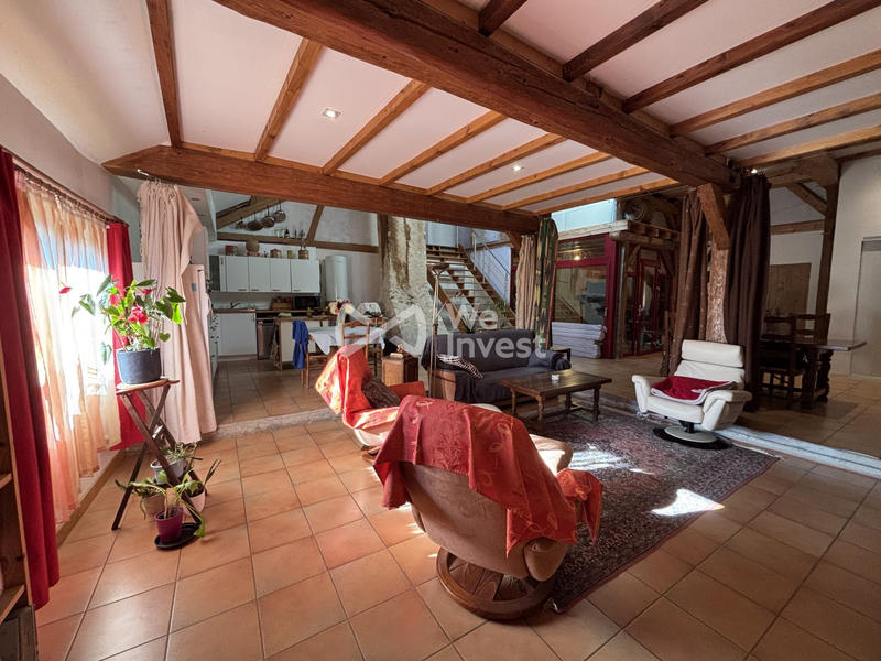 Maison - 300 m² - 9 pièces