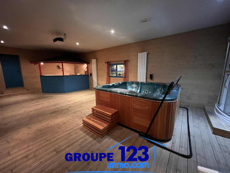 Maison - 160 m² - 6 pièces