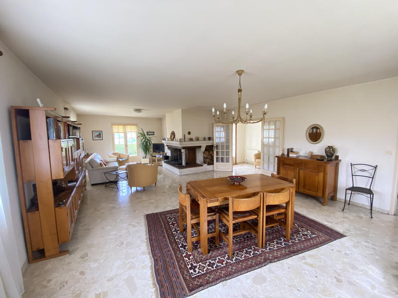 Villa - 161 m² - 6 pièces